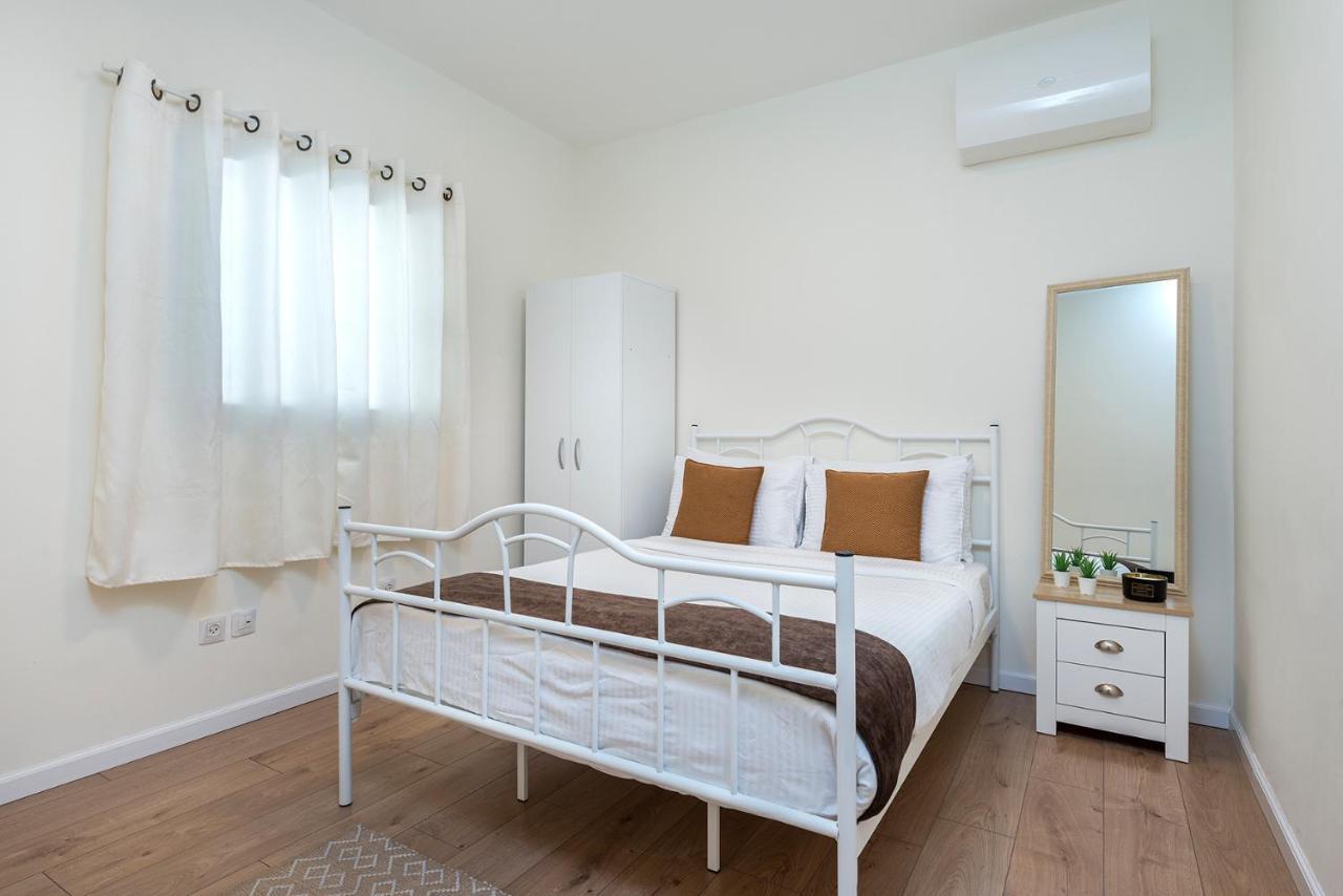 Melony Apartments Yam Suf Street Eilat Esterno foto